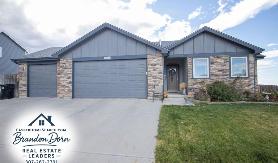 5810 S Oak, Casper, WY 82601 - 5 Beds, 3 Bath