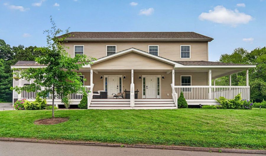 33 W End Ave B, Branford, CT 06405 - 2 Beds, 2 Bath