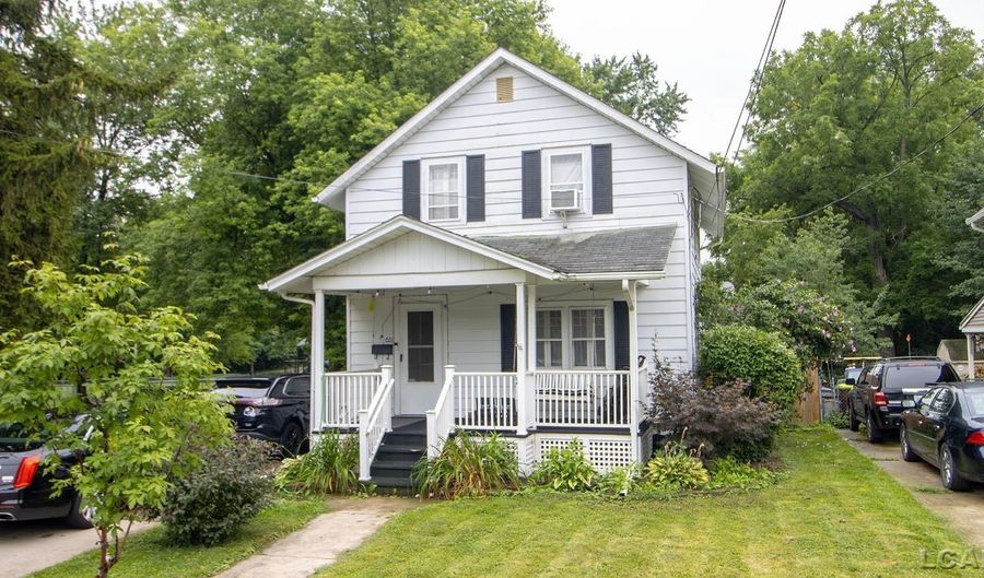 631 St Joseph, Adrian, MI 49221 - 3 Beds, 1 Bath