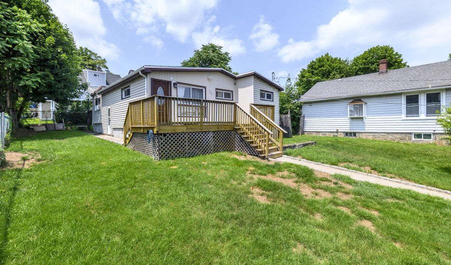 207 Hillcrest Rd, Bridgeport, CT 06606 - 3 Beds, 2 Bath