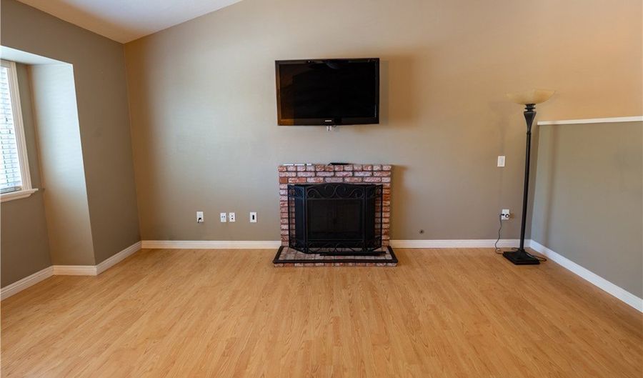 1316 Sundown, Escondido, CA 92026 - 2 Beds, 2 Bath