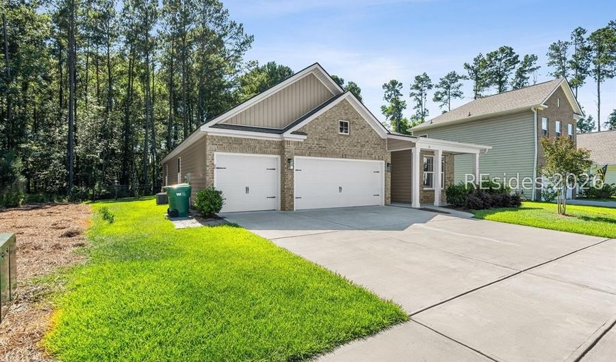 10 Runner Stone Rd, Bluffton, SC 29909 - 4 Beds, 3 Bath