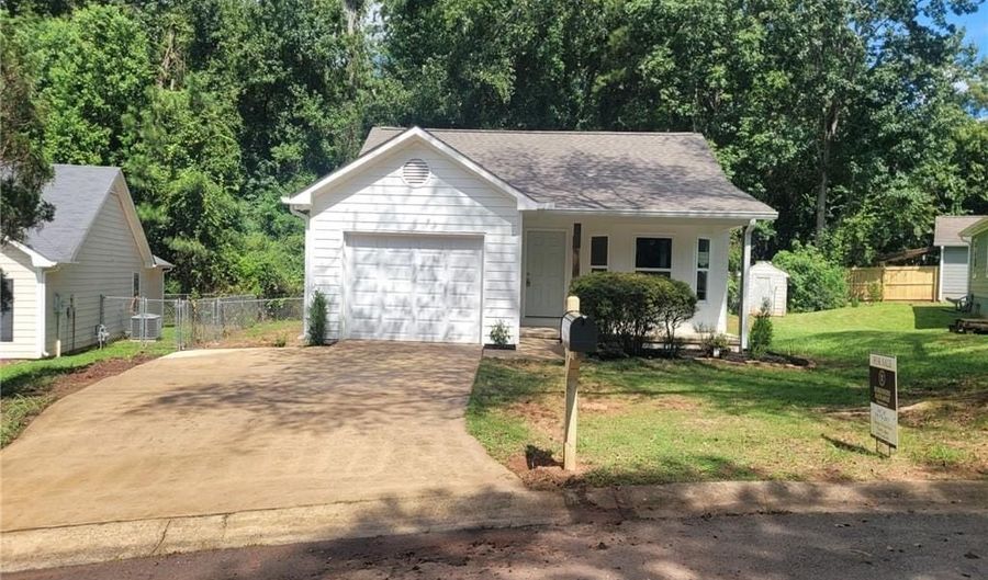 122 Sapphire CT Ct, Athens, GA 30605 - 2 Beds, 2 Bath