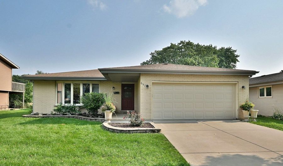 657 SABLE Dr, Addison, IL 60101 - 3 Beds, 2 Bath