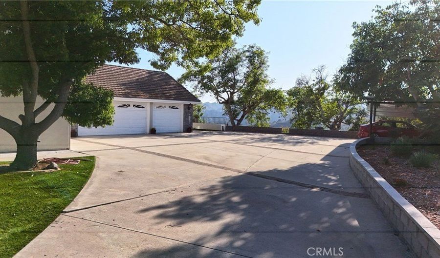 40620 Via Ranchitos, Fallbrook, CA 92028 - 4 Beds, 5 Bath