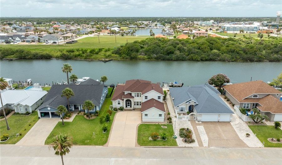 122 Sea Mist Dr, Aransas Pass, TX 78336 - 5 Beds, 3 Bath