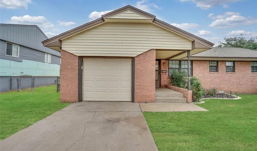 1404 Polk St, Altus, OK 73521 - 3 Beds, 2 Bath