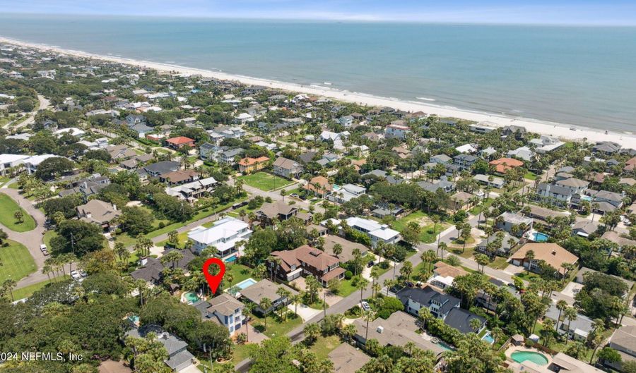 335 11TH St, Atlantic Beach, FL 32233 - 5 Beds, 4 Bath