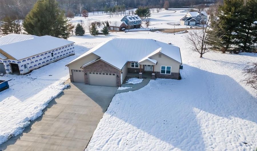 9 Fairway Ct, Alton, IL 62002 - 4 Beds, 4 Bath