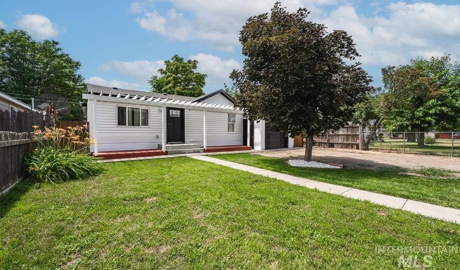 410 E Freeport St, Caldwell, ID 83605 - 3 Beds, 2 Bath