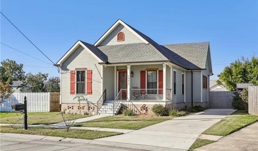 1942 ROSE St, Arabi, LA 70032 - 3 Beds, 2 Bath