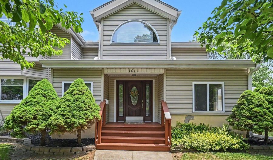 1011 State St, Adrian, MI 49221 - 2 Beds, 1 Bath