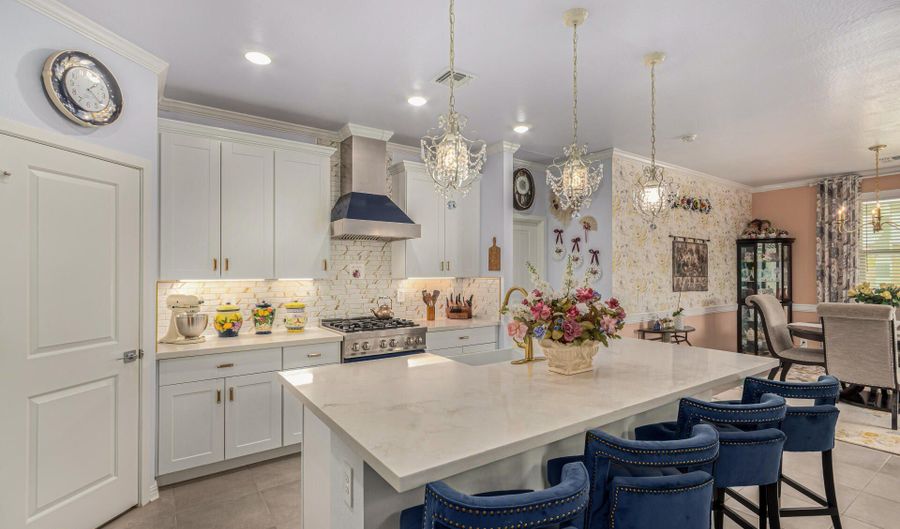 348 S SAN ANTONIA Ln, Casa Grande, AZ 85194 - 3 Beds, 2 Bath