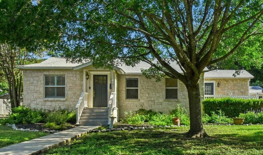 265 E OAKVIEW Pl, Alamo Heights, TX 78209 - 4 Beds, 3 Bath