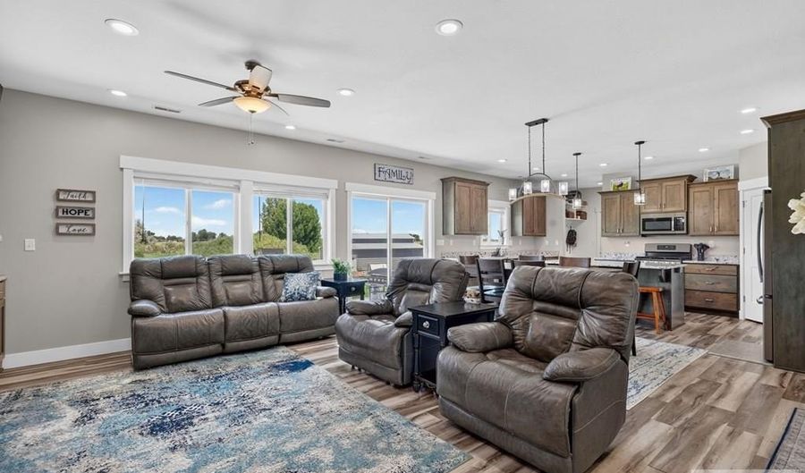 204 E 135 N, Blackfoot, ID 83221 - 4 Beds, 2 Bath