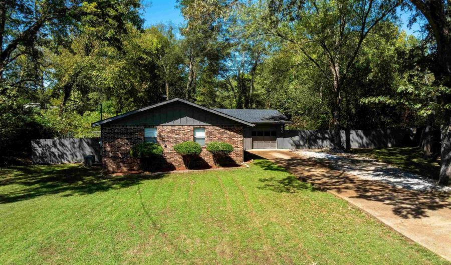 480 Hawkins St, Batesville, AR 72501 - 2 Beds, 1 Bath