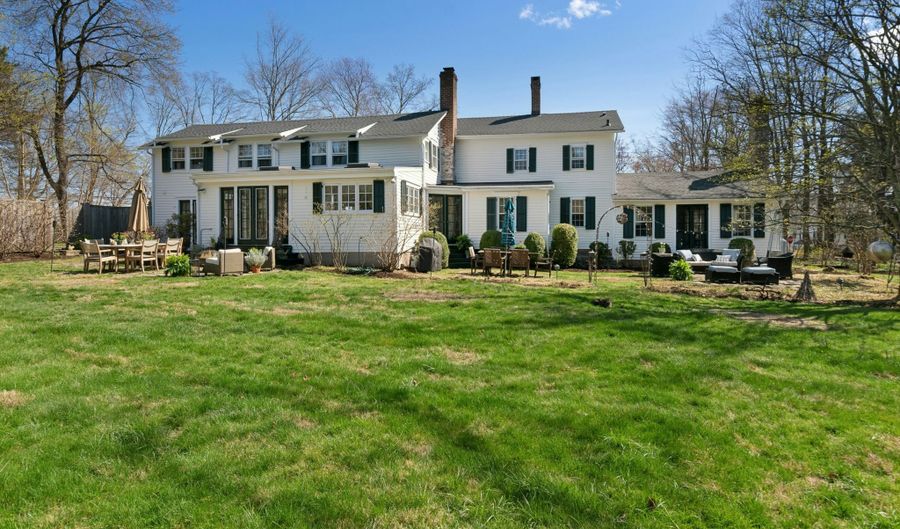 561 Middlesex Rd, Darien, CT 06820 - 4 Beds, 4 Bath