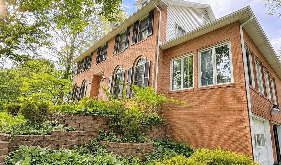 7625 Edria Ln, Athens, OH 45701 - 5 Beds, 4 Bath