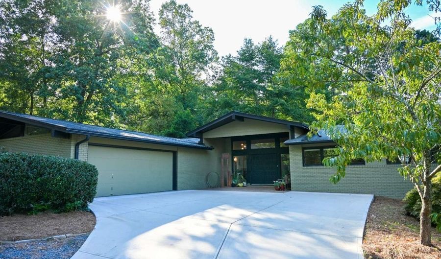1177 Hess, Avondale Estates, GA 30002 - 5 Beds, 4 Bath