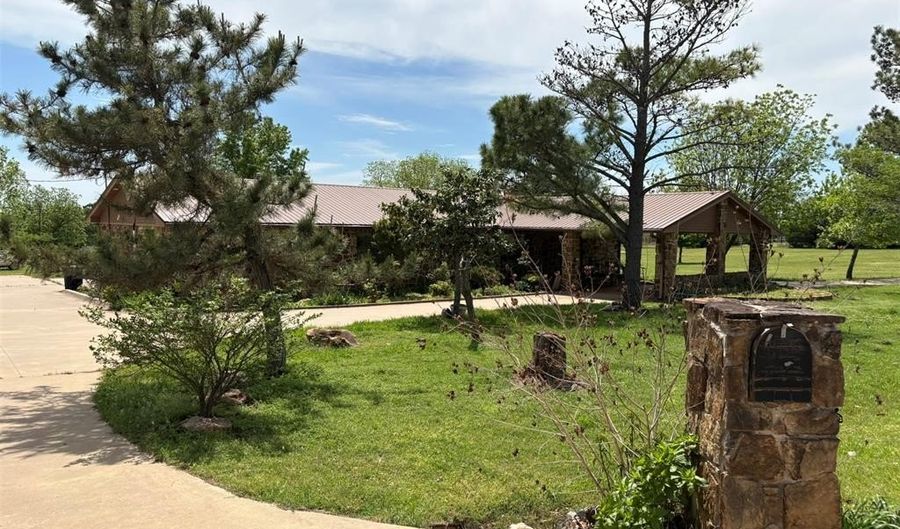 41693 Highway 59, Asher, OK 74826 - 2 Beds, 2 Bath