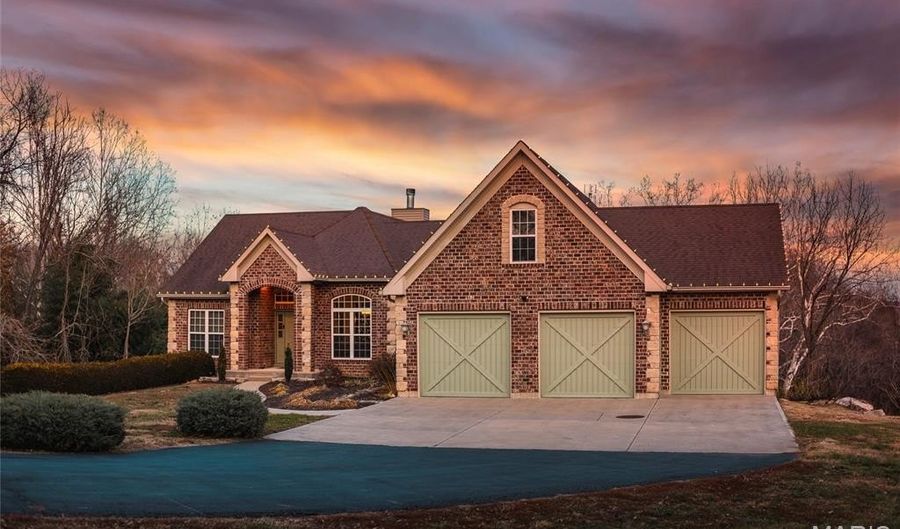 308 Lower St, Augusta, MO 63332 - 4 Beds, 4 Bath