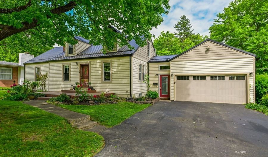 37 Euclid Dr, Athens, OH 45701 - 4 Beds, 3 Bath