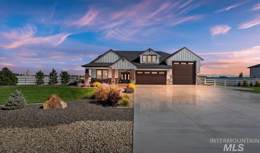 16834 Long Meadow Dr, Caldwell, ID 83607 - 4 Beds, 4 Bath
