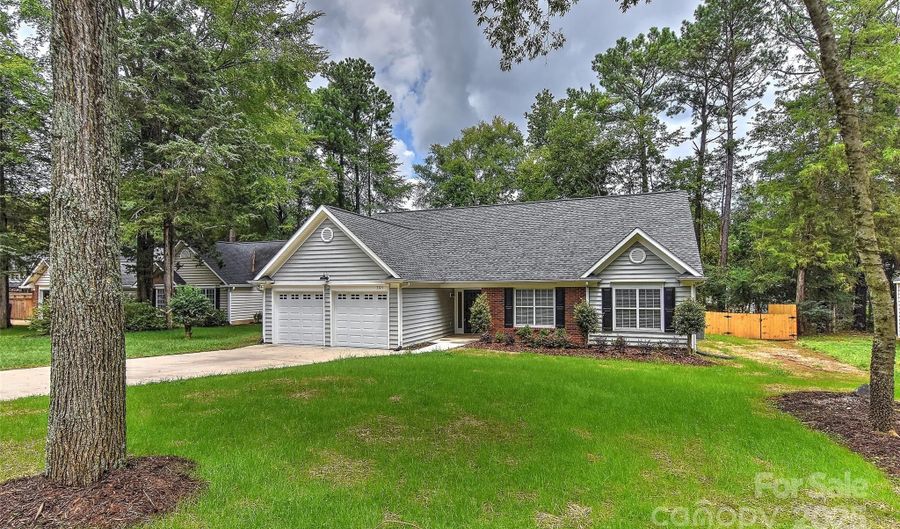 3325 Arboretum Vw, Charlotte, NC 28226 - 3 Beds, 2 Bath