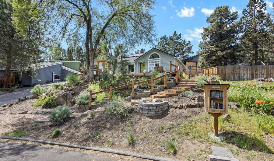 2807 NE Lotno Dr, Bend, OR 97701 - 3 Beds, 2 Bath