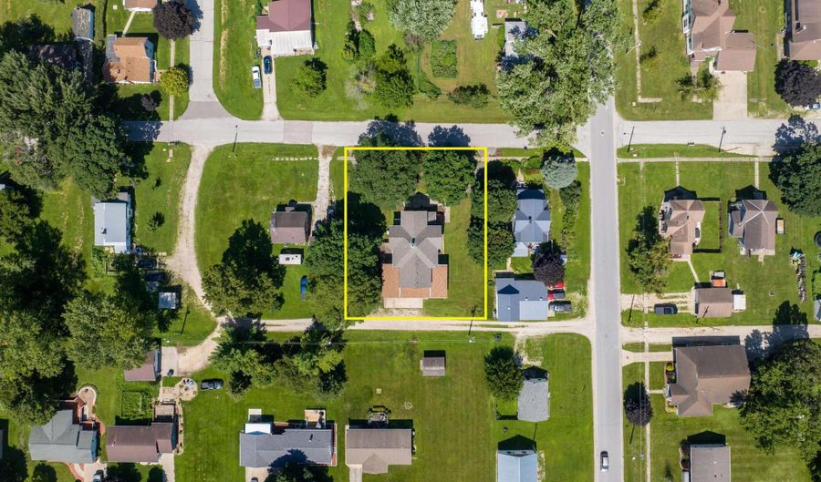 1207 Alden St, Alden, IA 50006 - 5 Beds, 5 Bath