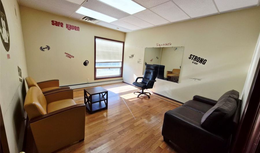 121 W Oak St Ste 2, Amityville, NY 11701 - 0 Beds, 0 Bath