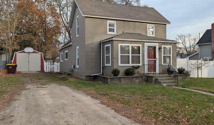 822 N River Ave, Alma, MI 48881 - 4 Beds, 1 Bath