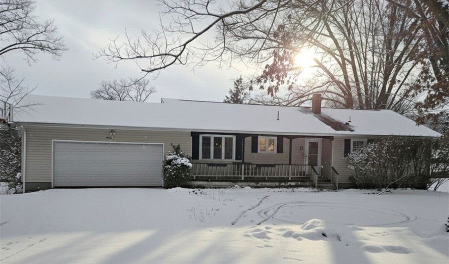 11 Brook Knoll Rd, Horseheads, NY 14845 - 5 Beds, 3 Bath