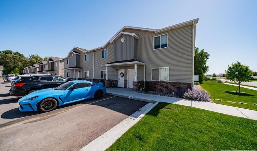 2001 Lawrence Ln 1004, Blackfoot, ID 83221 - 3 Beds, 3 Bath