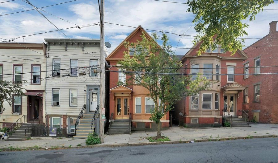 210 Myrtle Ave, Albany, NY 12202 - 5 Beds, 3 Bath