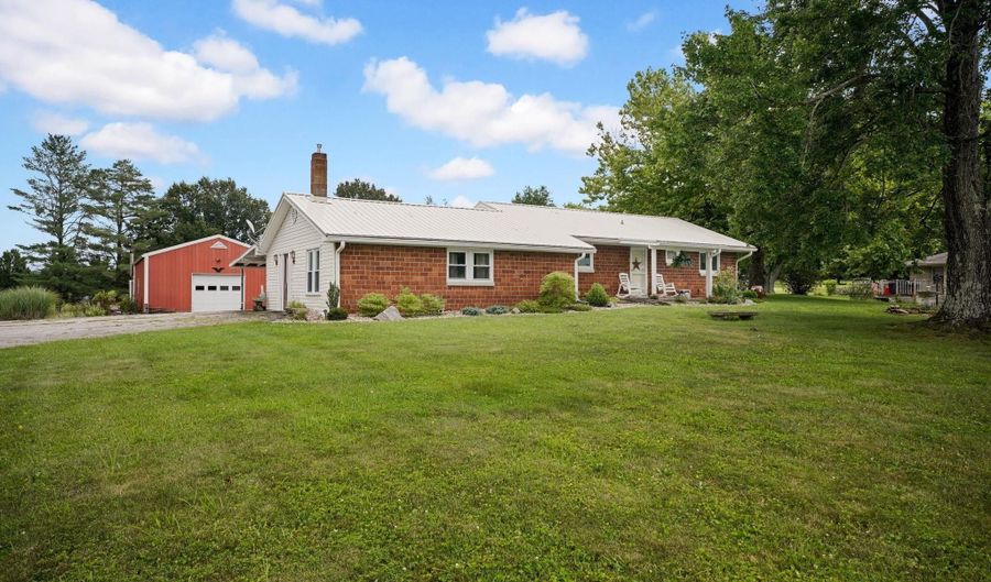 2656 Dixie Hwy, Bedford, IN 47421 - 3 Beds, 2 Bath