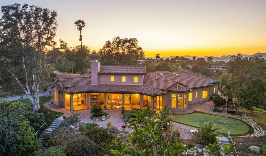 2756 Mountain Vw, Escondido, CA 92027 - 4 Beds, 5 Bath
