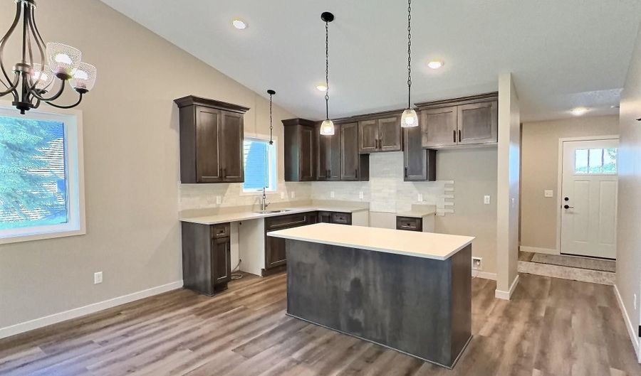 810 Morrison Ave, Annandale, MN 55302 - 2 Beds, 2 Bath