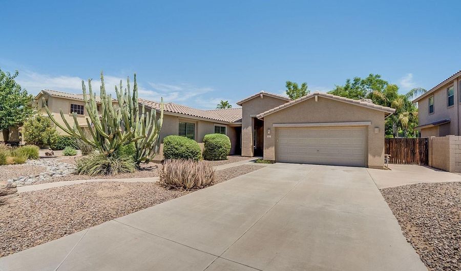 4223 S NASH Way, Chandler, AZ 85249 - 4 Beds, 10 Bath