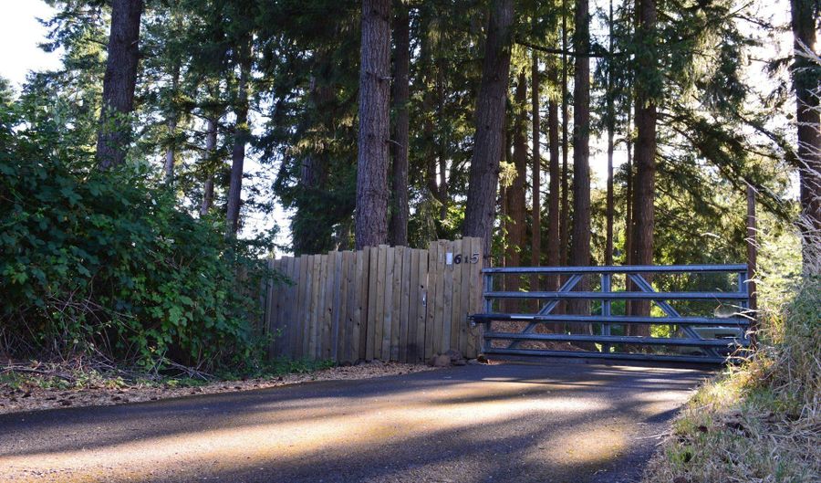 18615 S GRASLE Rd, Oregon City, OR 97045 - 3 Beds, 2 Bath