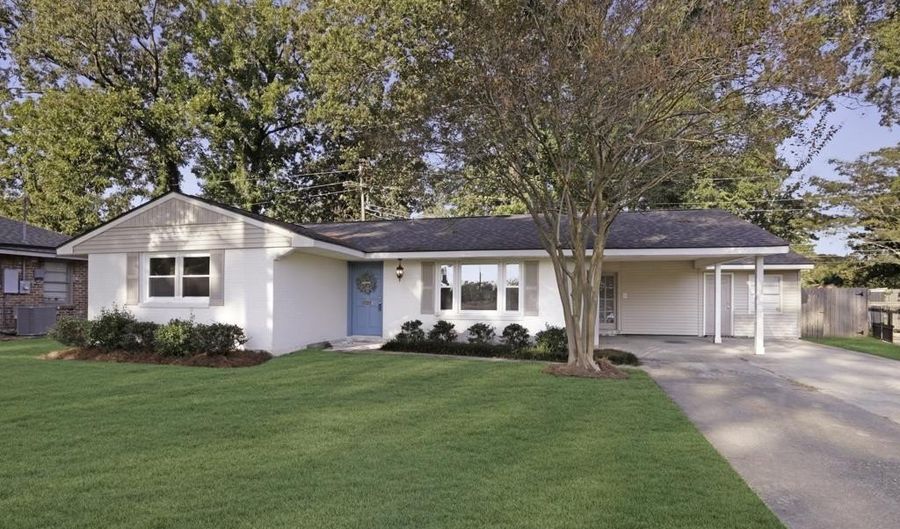 2156 E Contour Dr, Baton Rouge, LA 70809 - 3 Beds, 2 Bath