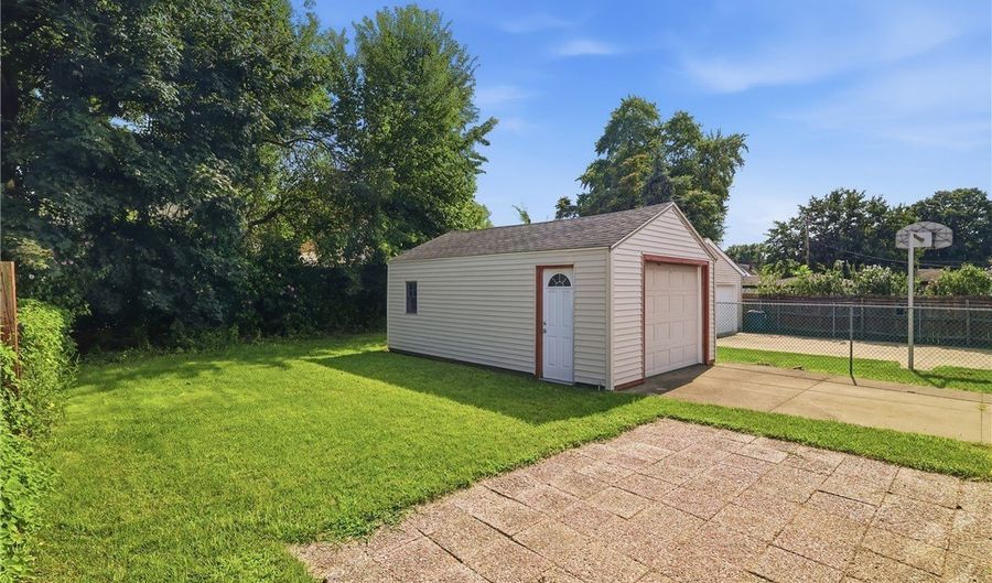 2536 Albrecht Ave, Akron, OH 44312 - 3 Beds, 2 Bath