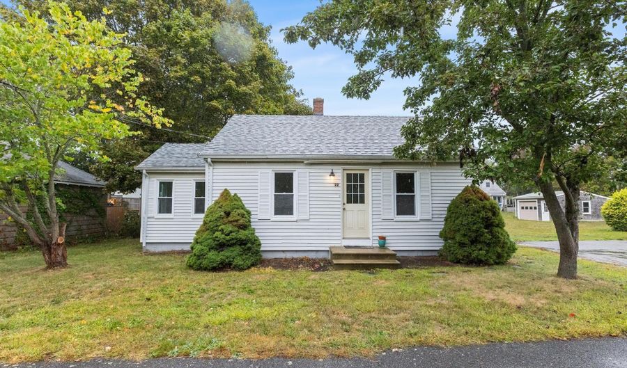 22 Terry Ct, Barnstable, MA 02630 - 2 Beds, 1 Bath