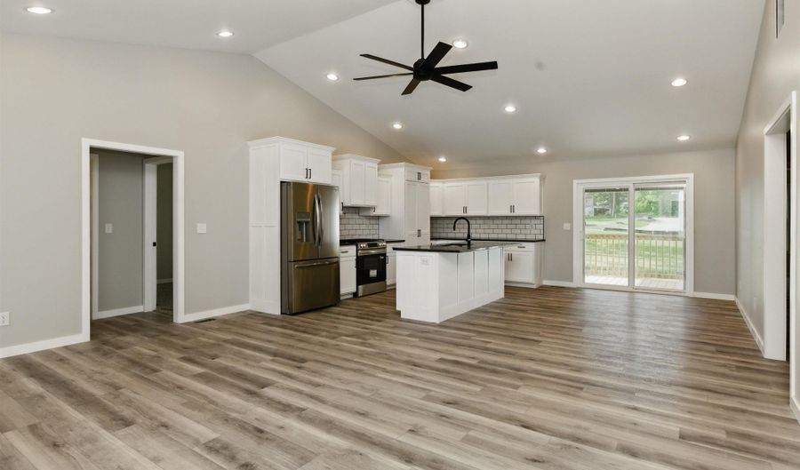 1724 28th St, Bedford, IN 47421 - 3 Beds, 2 Bath