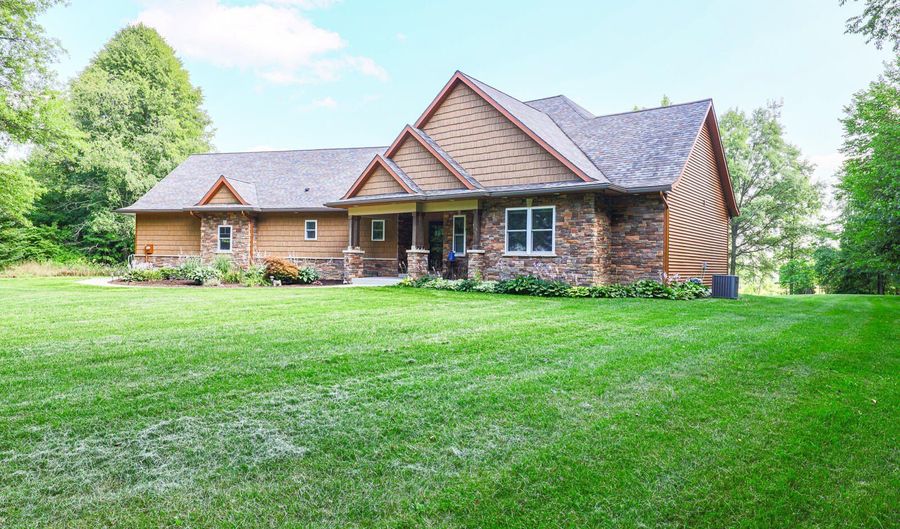 9434 84th St SE, Alto, MI 49302 - 4 Beds, 4 Bath