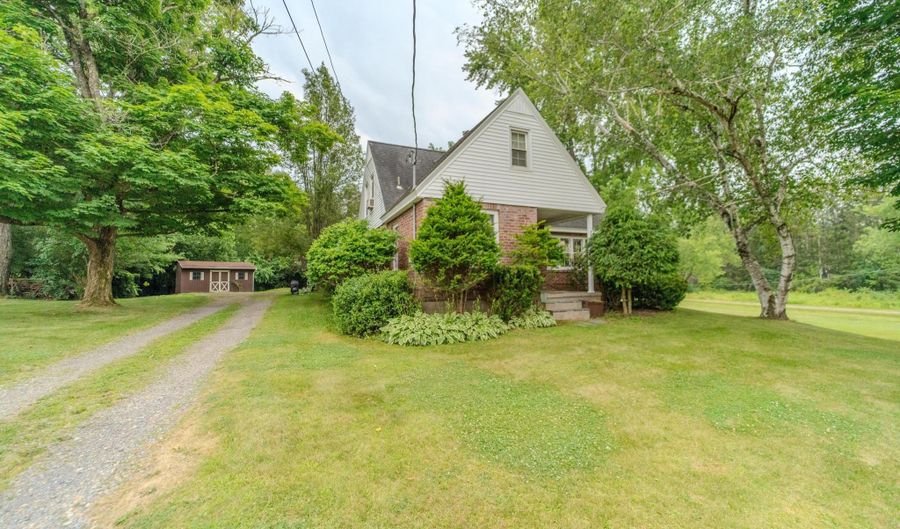 760 NY-146, Altamont, NY 12009 - 4 Beds, 2 Bath