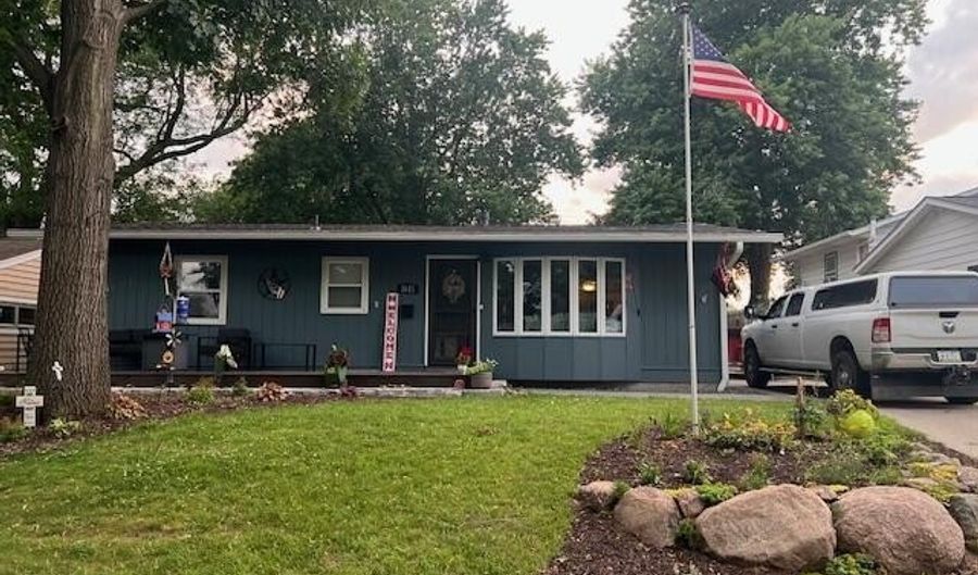 1611 Douglas Ave, Ames, IA 50010 - 4 Beds, 3 Bath
