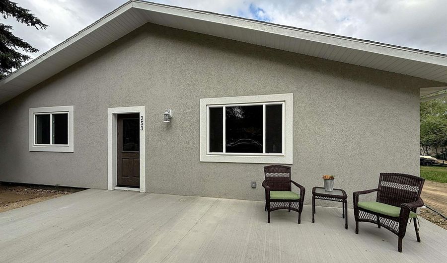 253 N Carrington Ave, Buffalo, WY 82834 - 3 Beds, 2 Bath