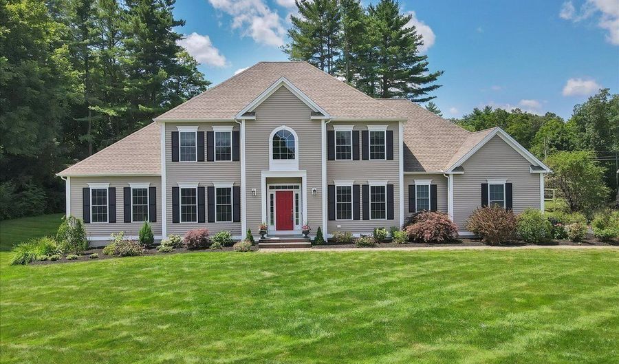 4 Aspenwood, Avon, CT 06001 - 4 Beds, 5 Bath