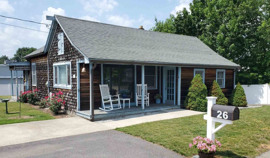 26 Wrentham St, Bellingham, MA 02019 - 2 Beds, 1 Bath